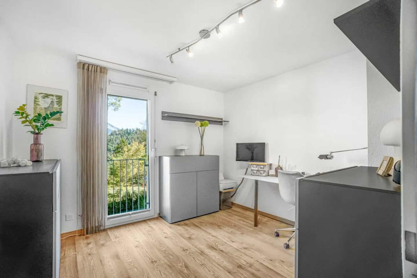 Bonaduz: Helle 4.5-Zimmer-Wohnung in grossem Balkon, Lift und eigenem Hobbyraum - Foto 7 von 13