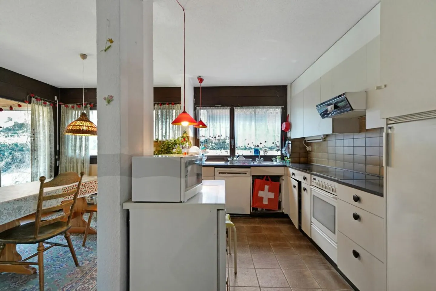 Casa unifamiliare indipendente in una buona posizione con grande potenziale - Foto 4 di 13