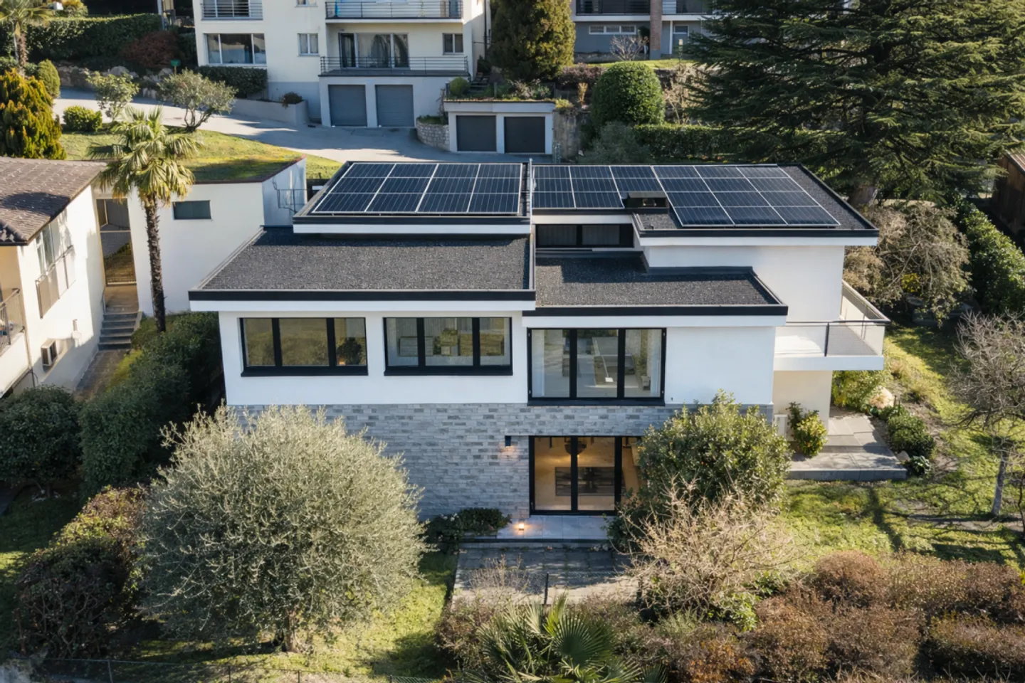 Villa spacieuse avec potentiel - Photo 1 sur 13