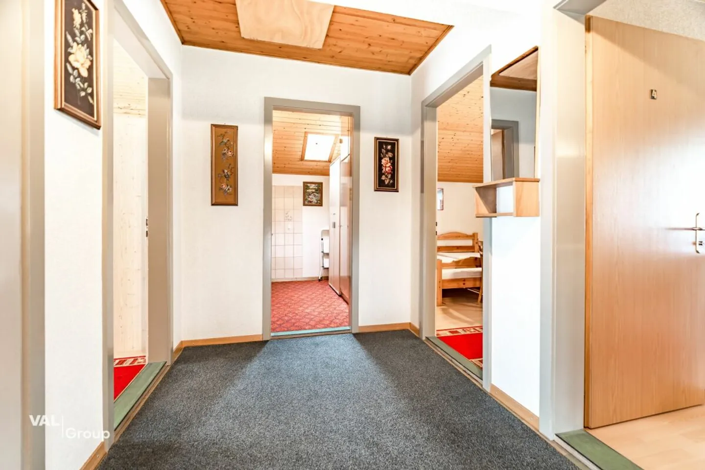 Interessantes Haus mit vielen Zimmern und flexibler Nutzung - Photo 10 of 13