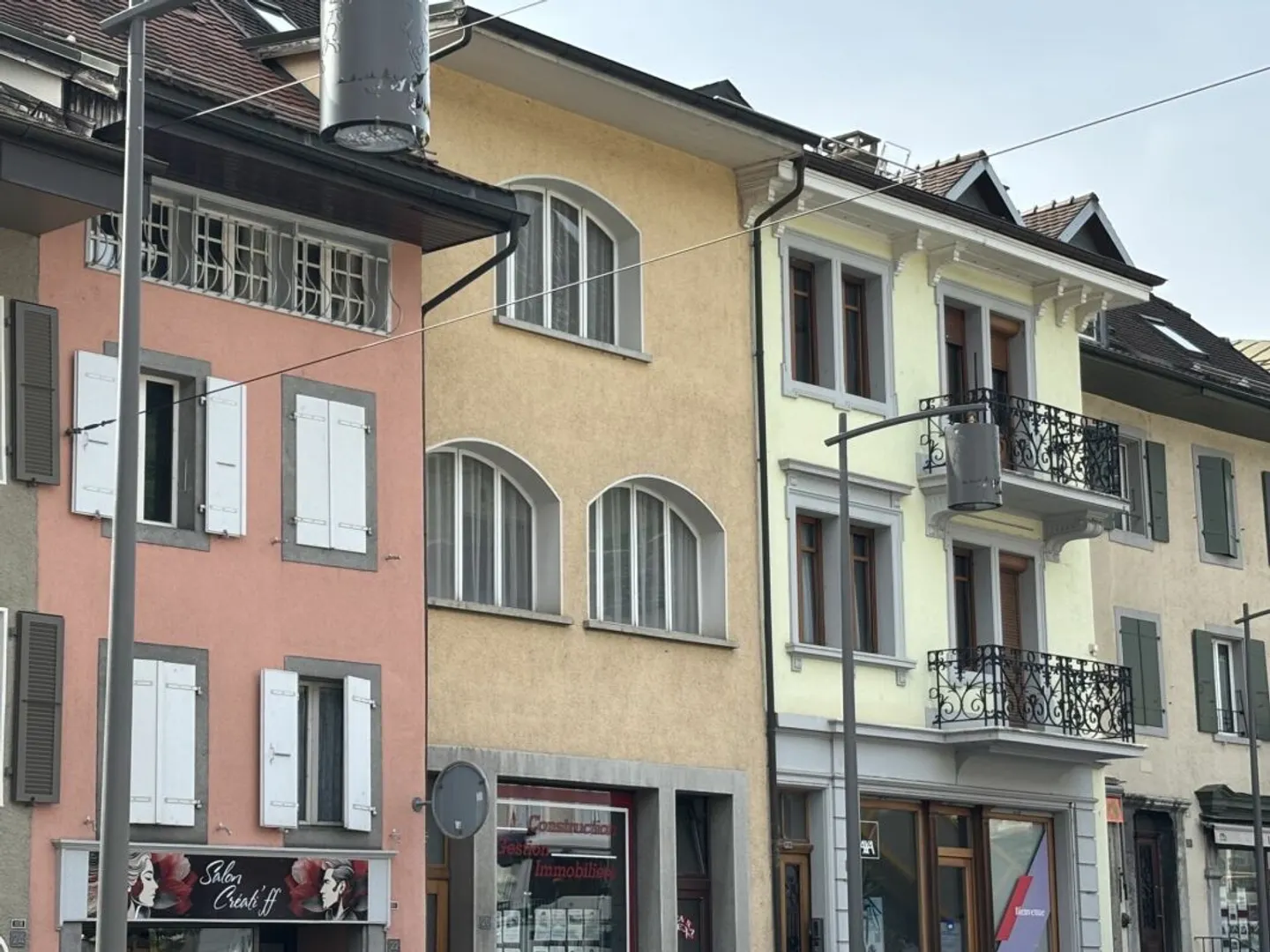 Edificio a Bex in Via Centrale - Foto 1 di 13