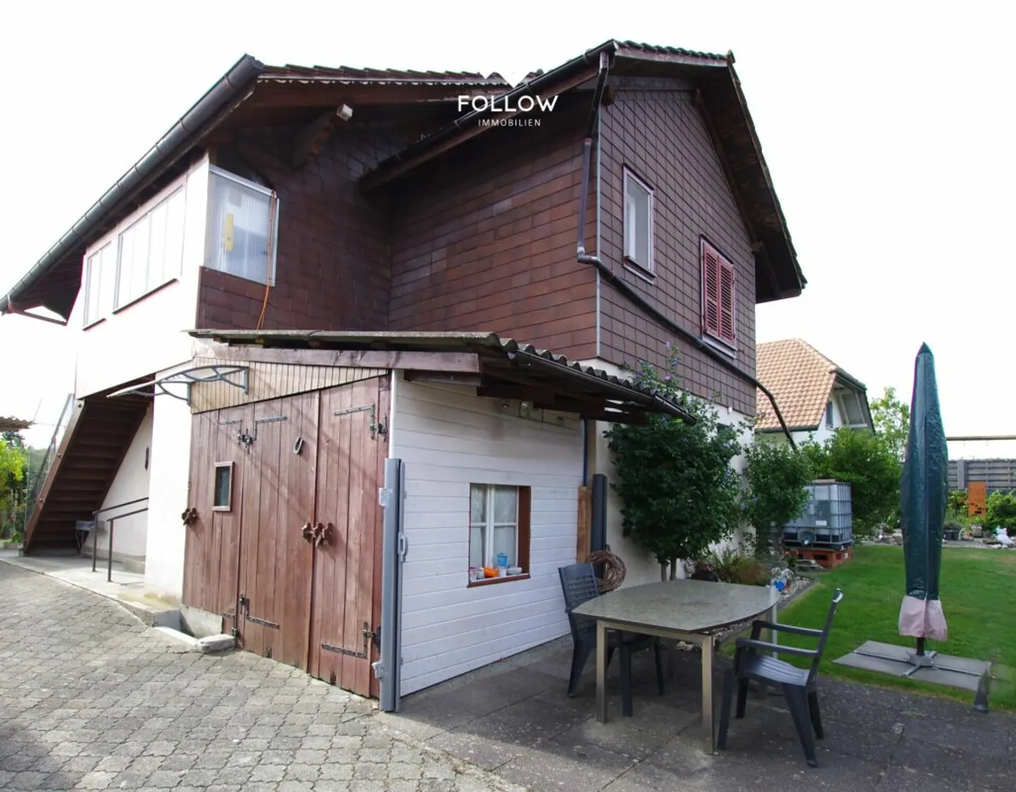 Family-friendly residential building with 2 apartments, large garden, plenty of space and expansion potential - Photo 9 of 12
