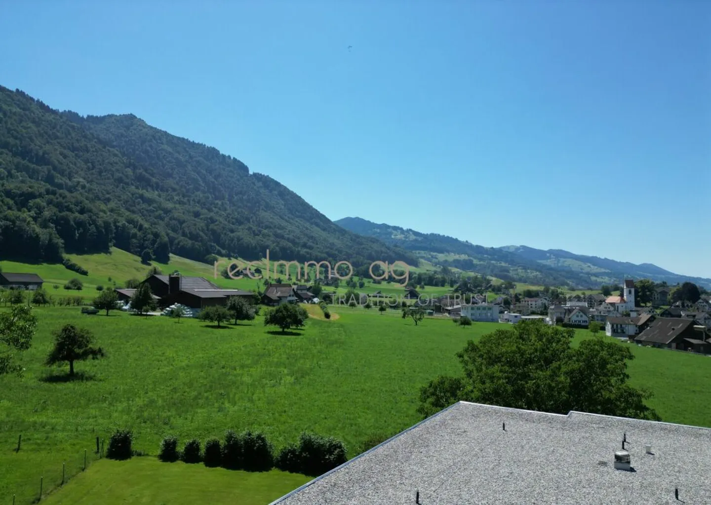 Well-maintained 3.5-room apartment with glazed balcony and panoramic view - Photo 9 of 9
