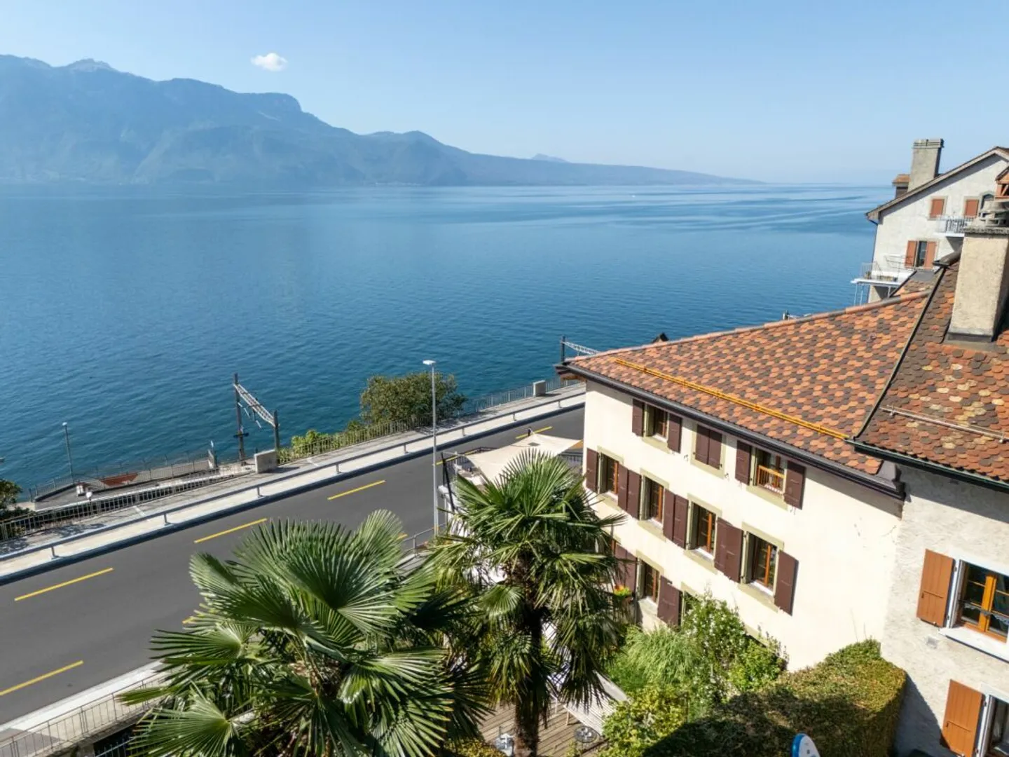 A character village house with a view of the lake - Photo 4 of 13