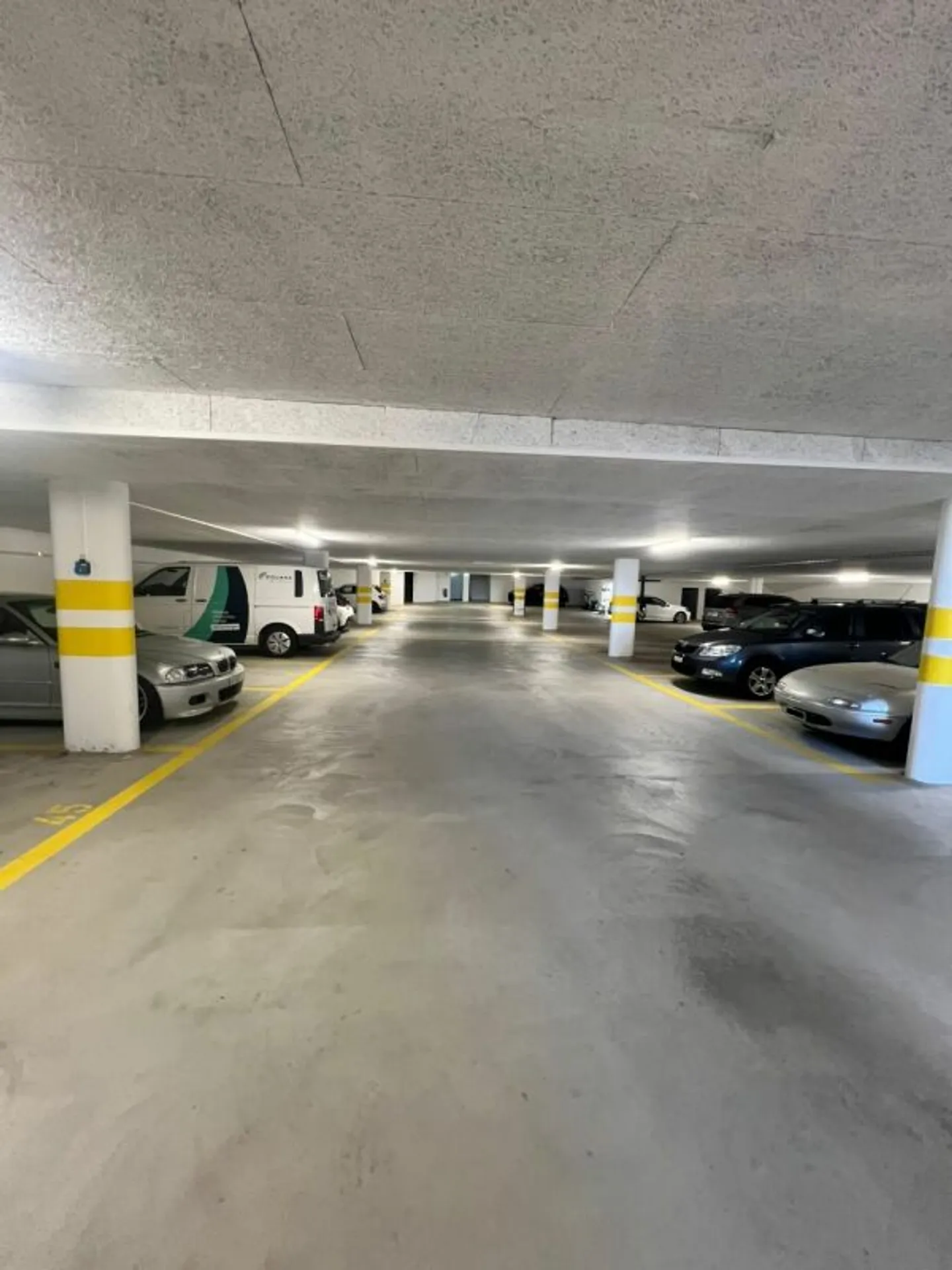 Einstellhallenplatz zentral im Dorfkern von Hohenrain - Foto 2 di 4