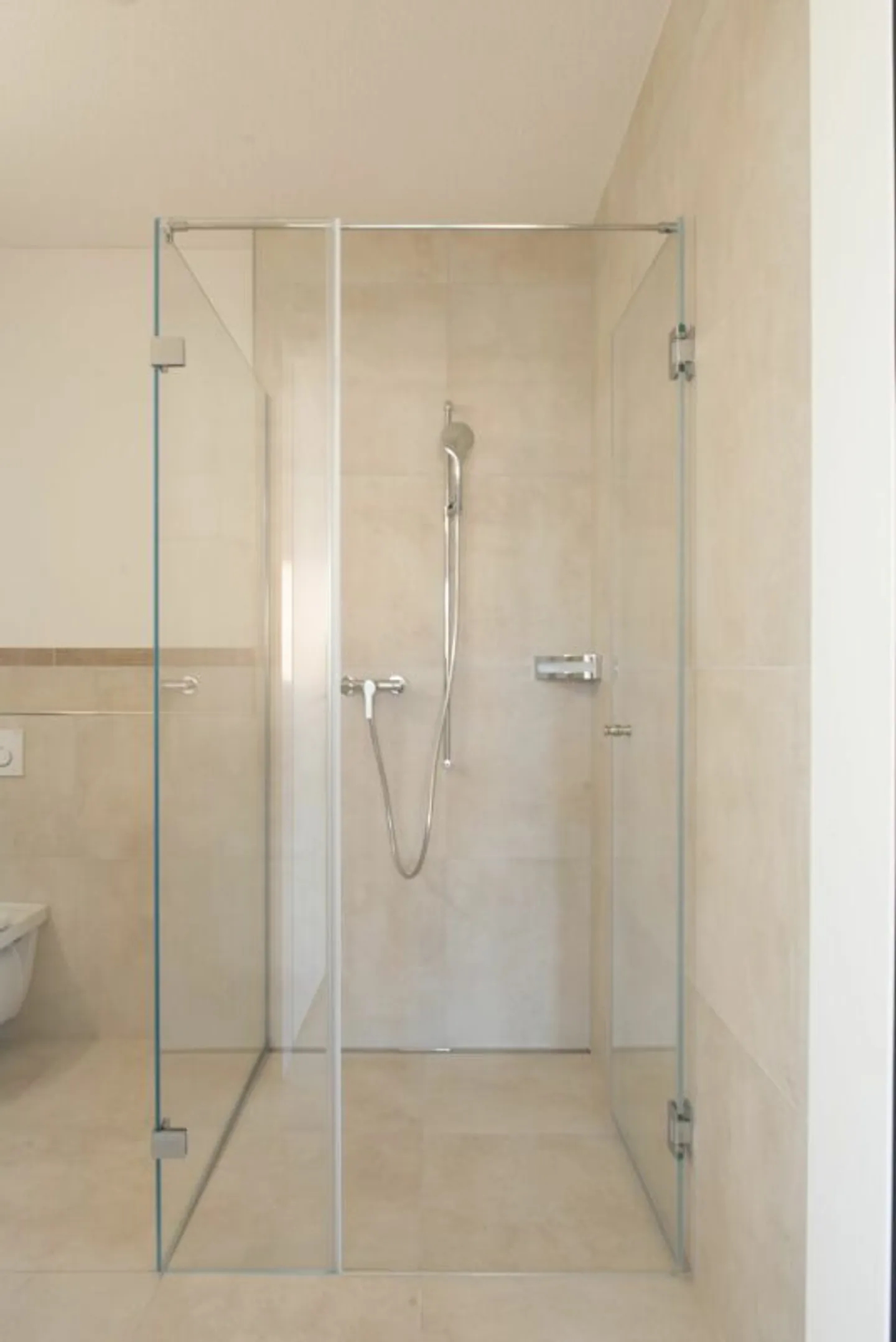 Attractive 2.5-room apartment in the best location - Photo 5 of 7