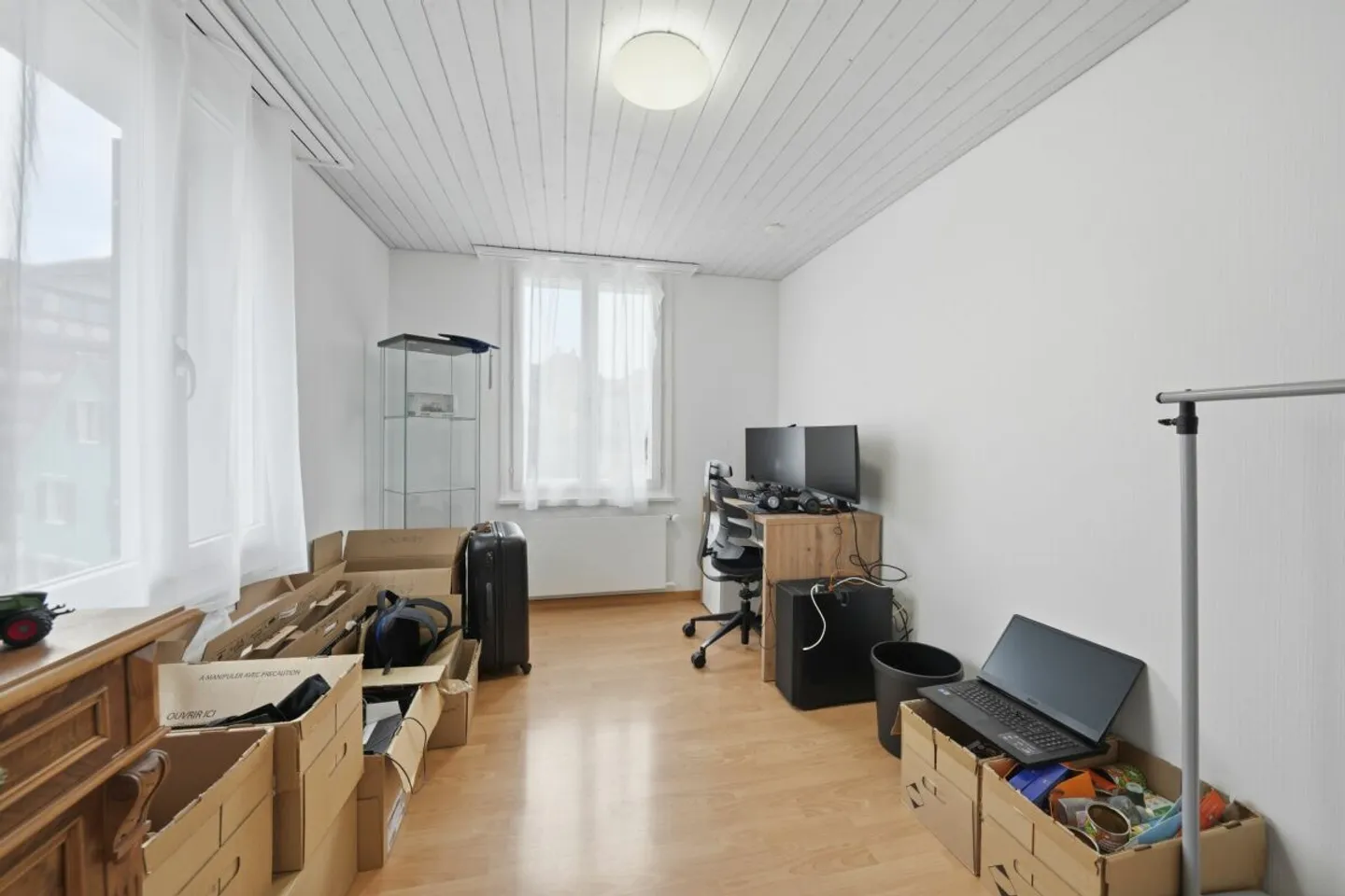 Commercial & Residential combined - ideal capital investment or owner-occupation - Photo 10 of 13