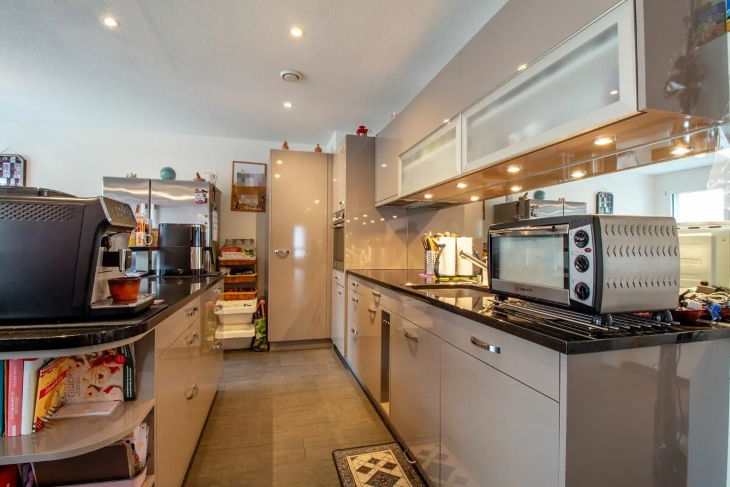 Appartement familial de 4,5 pièces avec balcon et environ 121m2 de surface habitable à Pfungen - Photo 4 sur 12