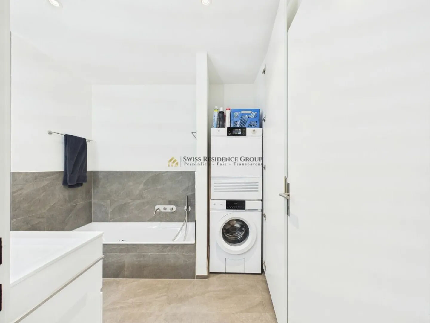 Appartamento panoramico di design luminoso con vista sul parco, terrazza e architettura moderna a Basilea - Foto 10 di 13