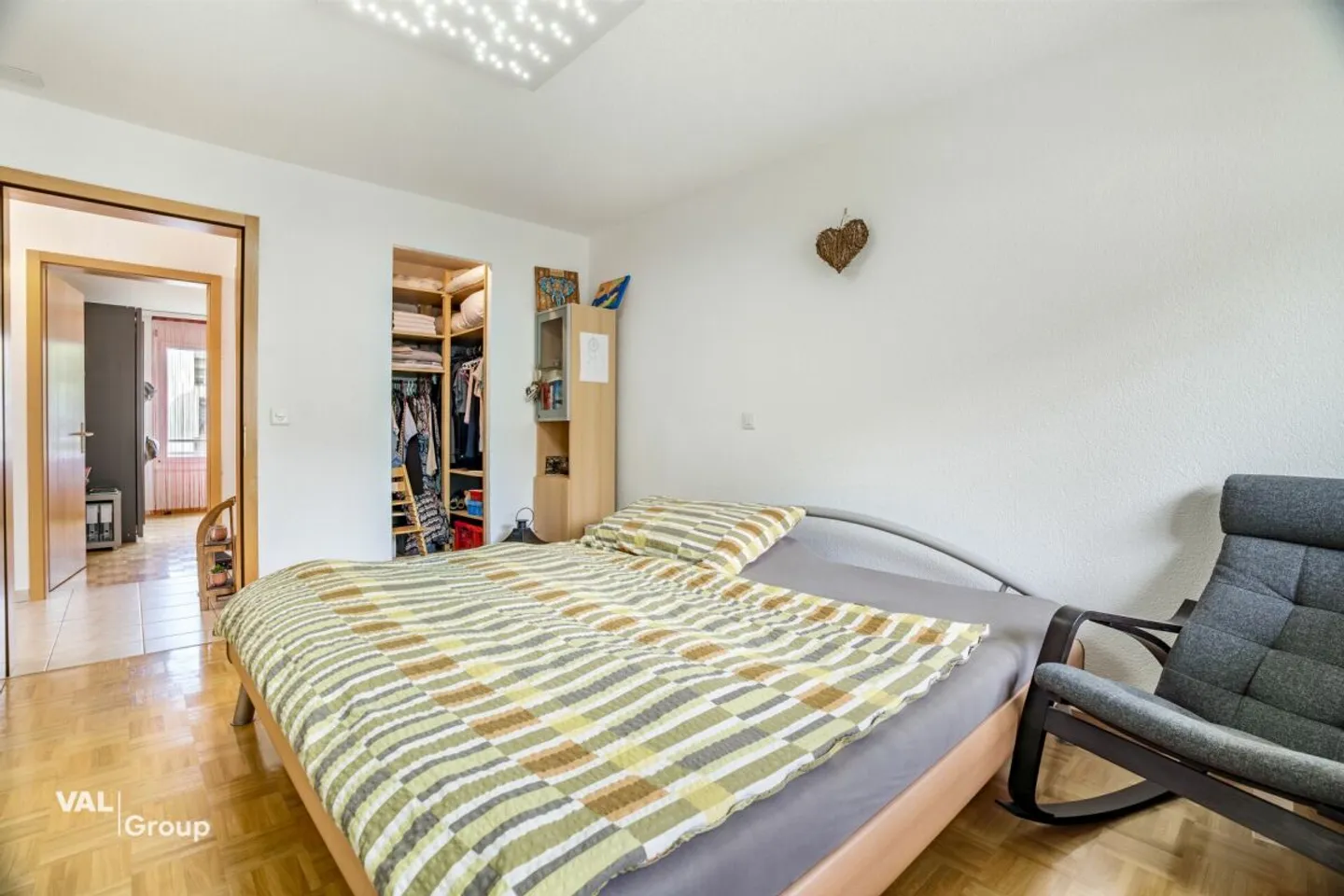 Vivere in città con ampio balcone - a pochi passi dalla stazione ferroviaria di Visp - Foto 8 di 13