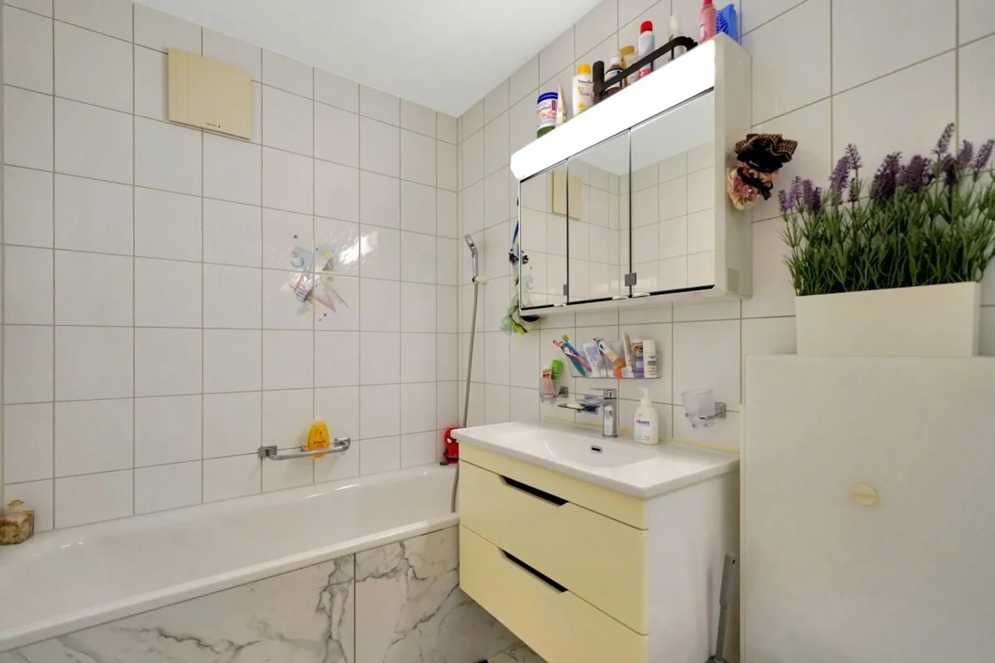 Renovated 4.5-room apartment in a central location in Flamatt - Photo 6 of 13