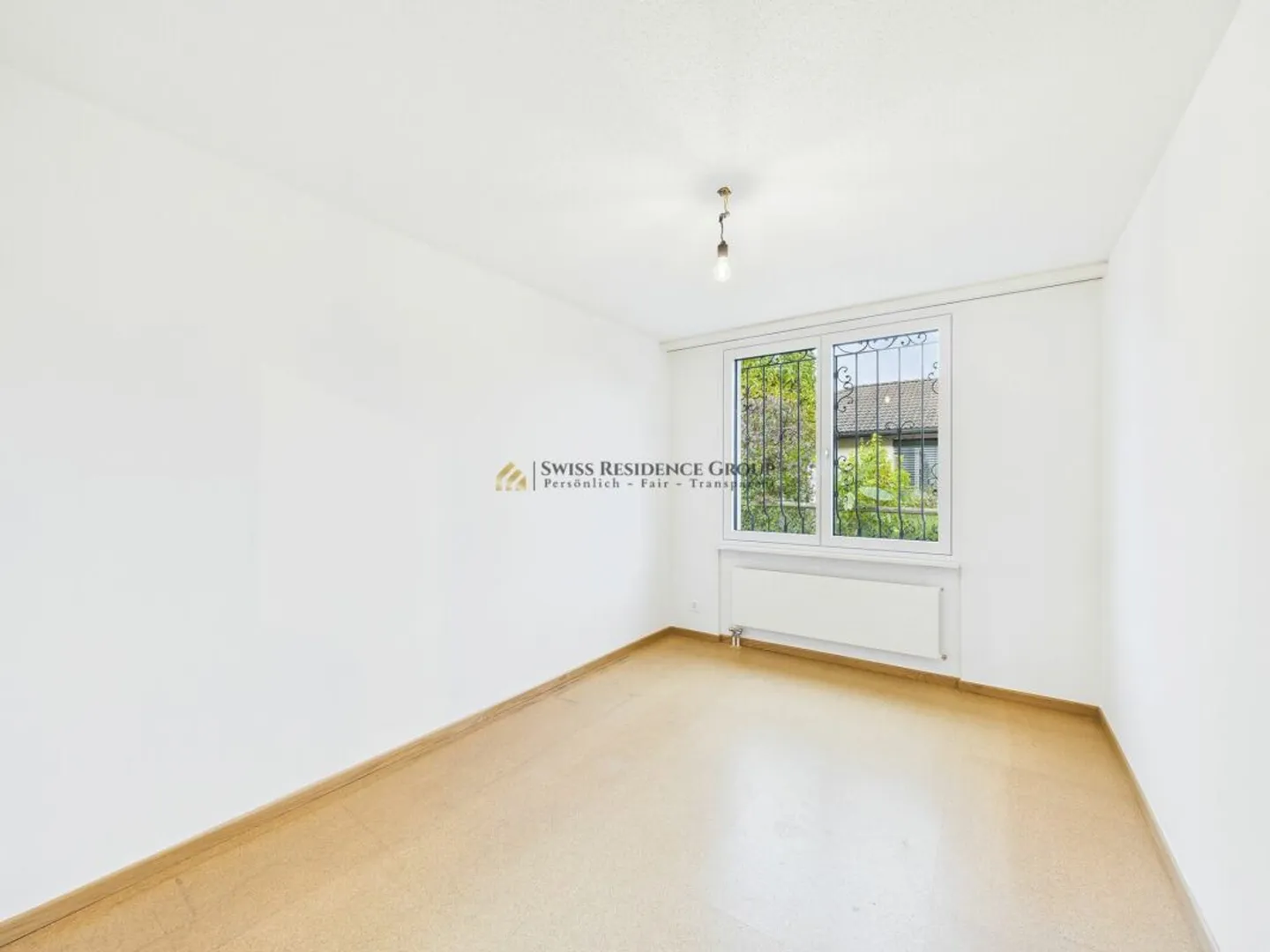 Attraktives Einfamilienhaus im Grünen mit bester Anbindung - Foto 12 von 13