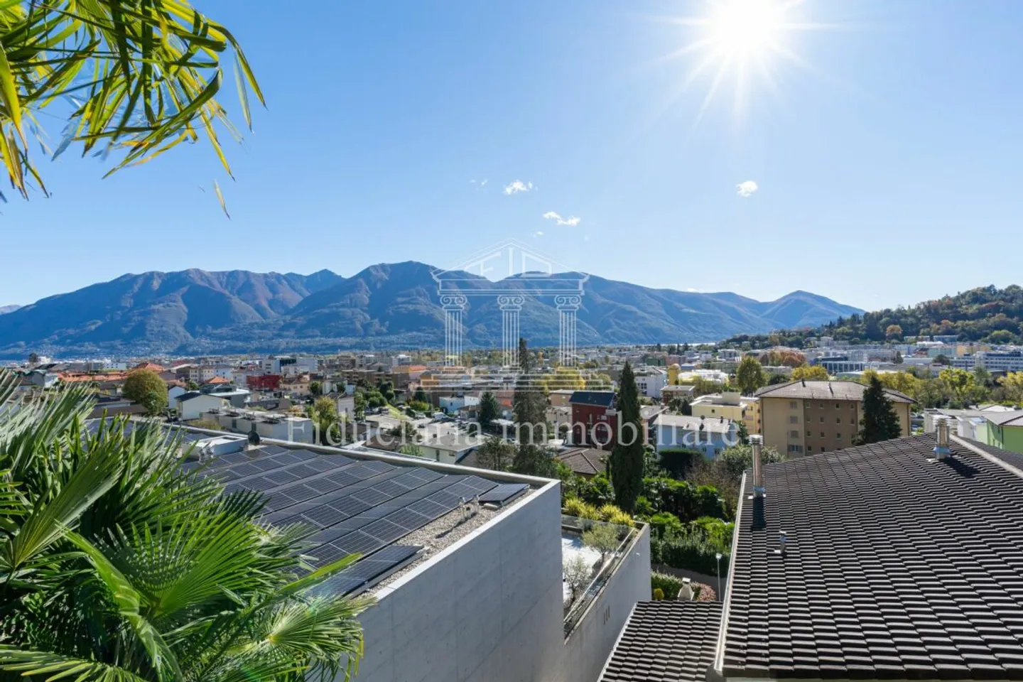 SOLDUNO - Geräumige Wohnung mit Studio in einem Zweifamilienhaus - Foto 3 von 13