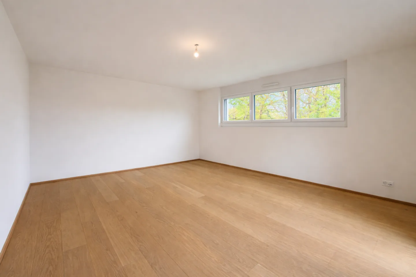 Zeitgemäße Wohnung mit Balkonen - Foto 4 von 13