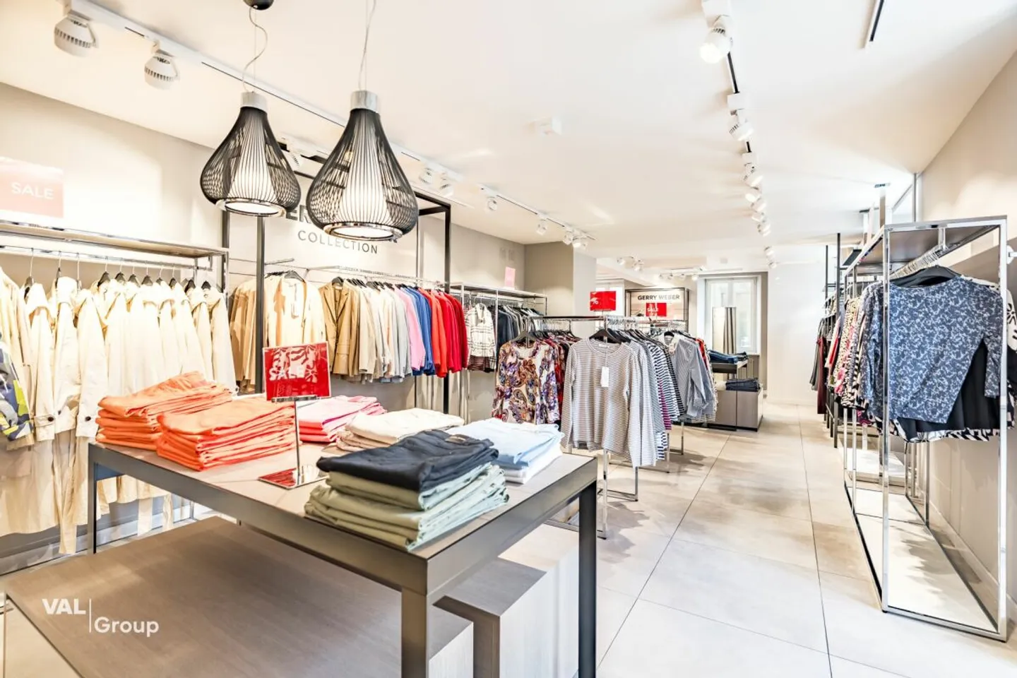 Spazio commerciale unico direttamente nella vivace piazza di Brig - Foto 9 di 13