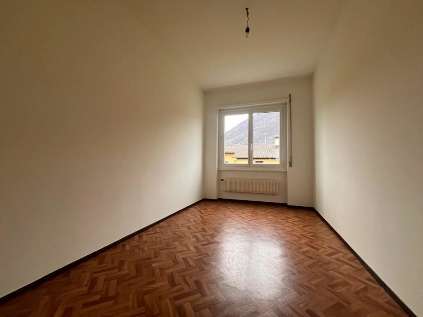 LOSONE - Wohnung zur Miete mit Außenparkplatz - Foto 6 von 7