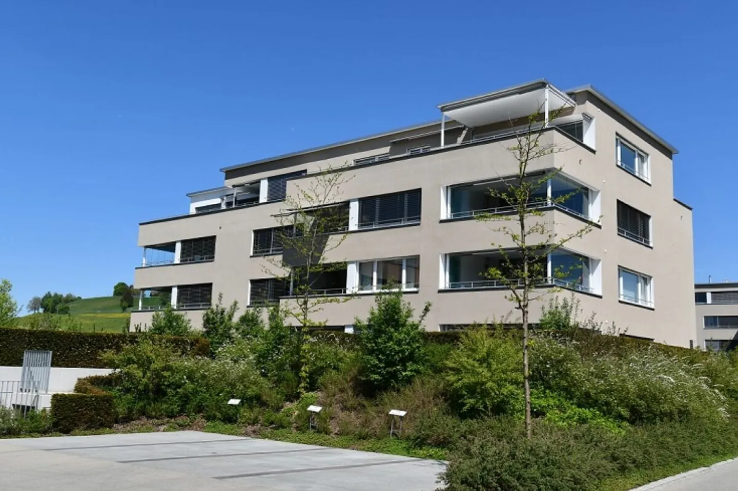 Places de stationnement extérieures à louer dans le développement "Hohleich" - Photo 2 sur 3