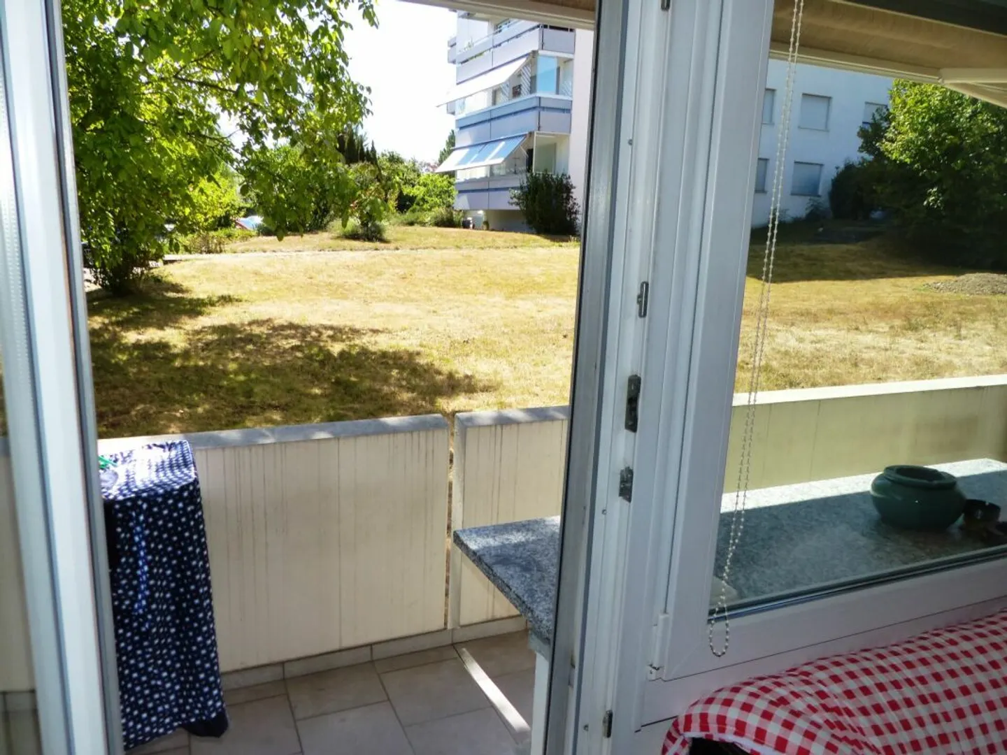 Superbe appartement de jardin 3,5 pièces - Photo 8 sur 13