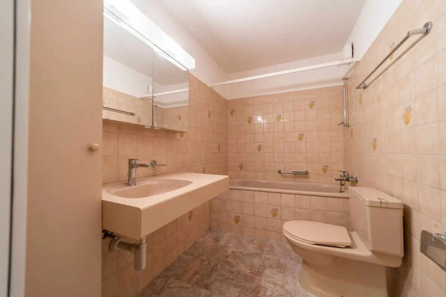 Appartement lumineux de 3,5 pièces à Küngoldingen (commune d'Oftringen) avec terrasse spacieuse (rez-de-chaussée) - Photo 5 sur 10