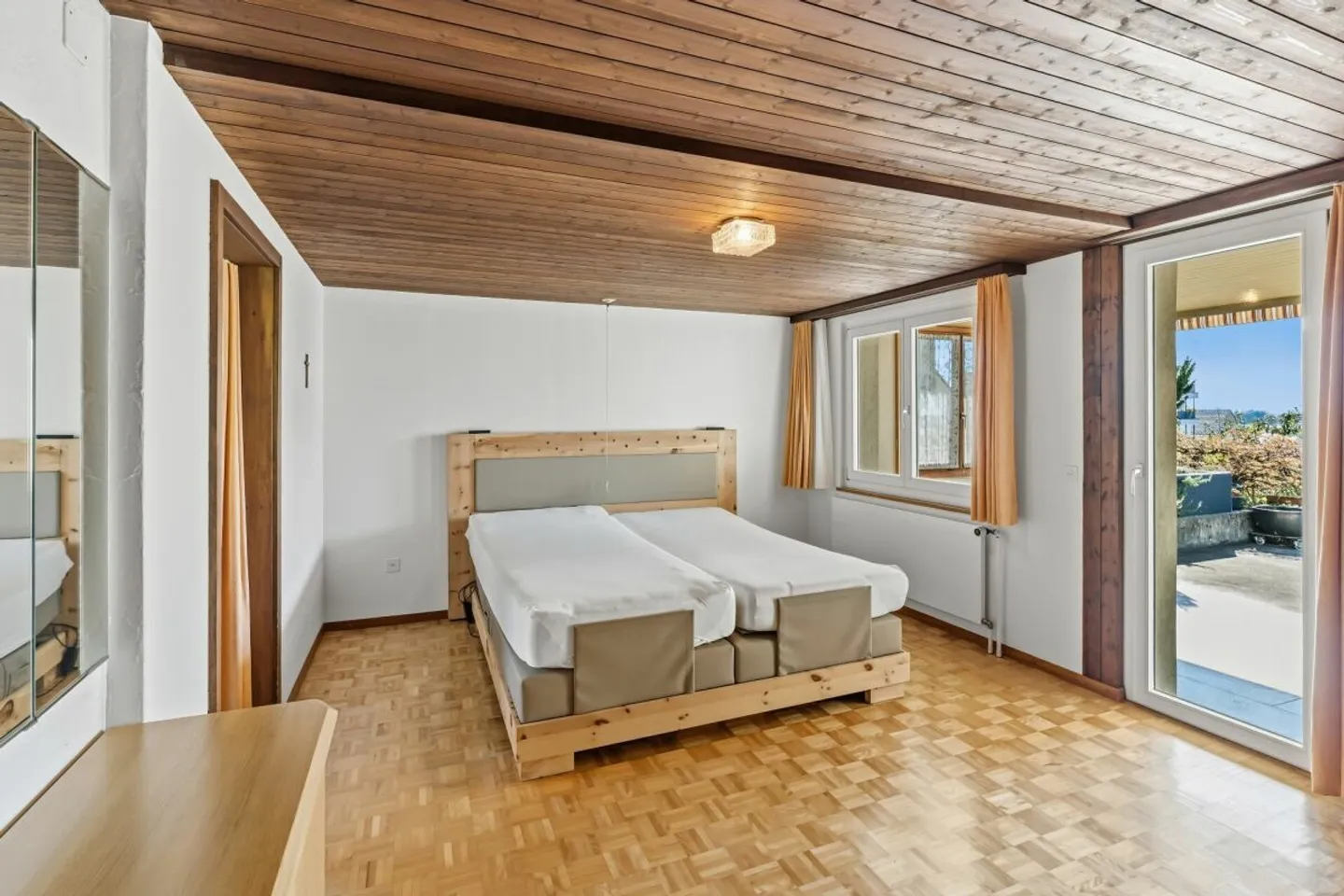 Grosszügiges Einfamilienhaus mit viel Potenzial an sonniger Lage in Rebstein - Foto 4 von 13