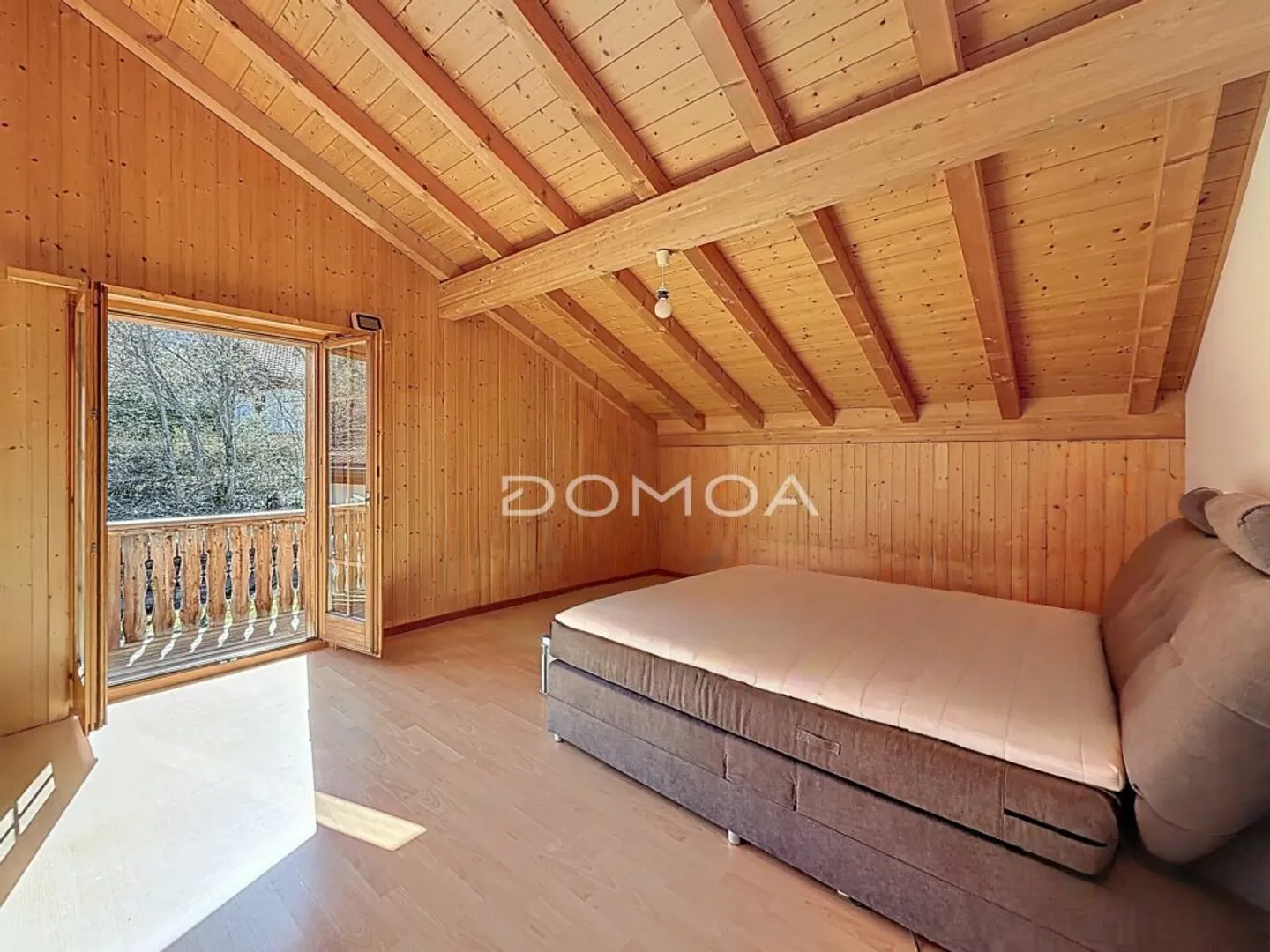 Authentic chalet with unobstructed view and large land - Photo 4 of 9