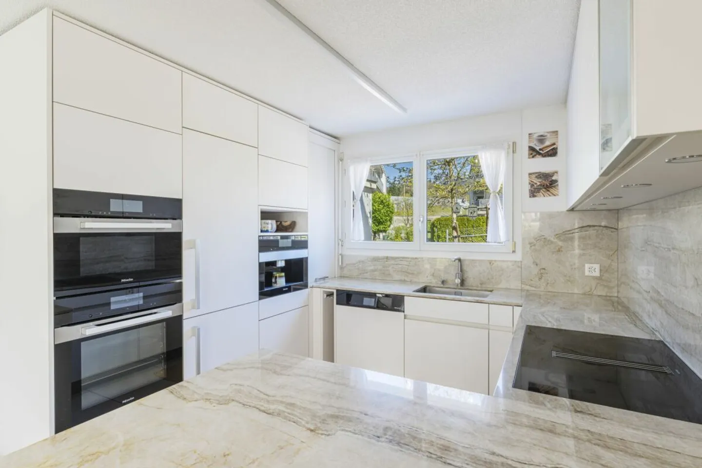 Charmante Maison Familiale avec Jardin - Photo 3 sur 7