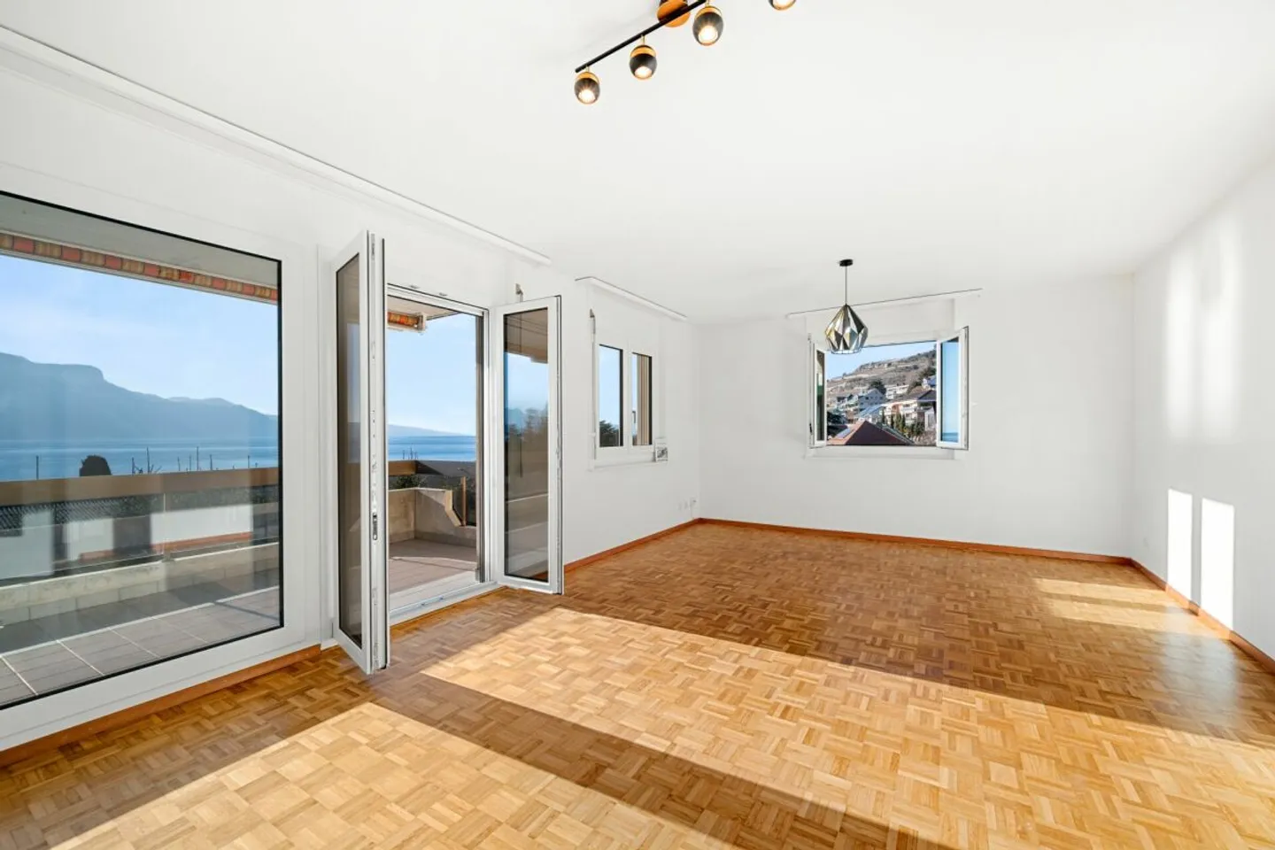 Appartement de 4.5 pièces avec vue panoramique sur le lac - Photo 1 sur 13