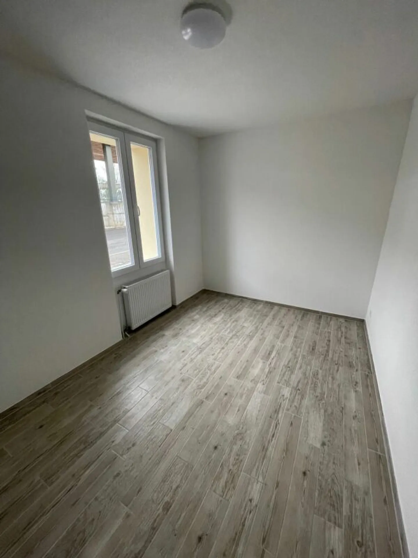 Proprietà residenziale e commerciale attraente in una posizione centrale - Foto 4 di 9