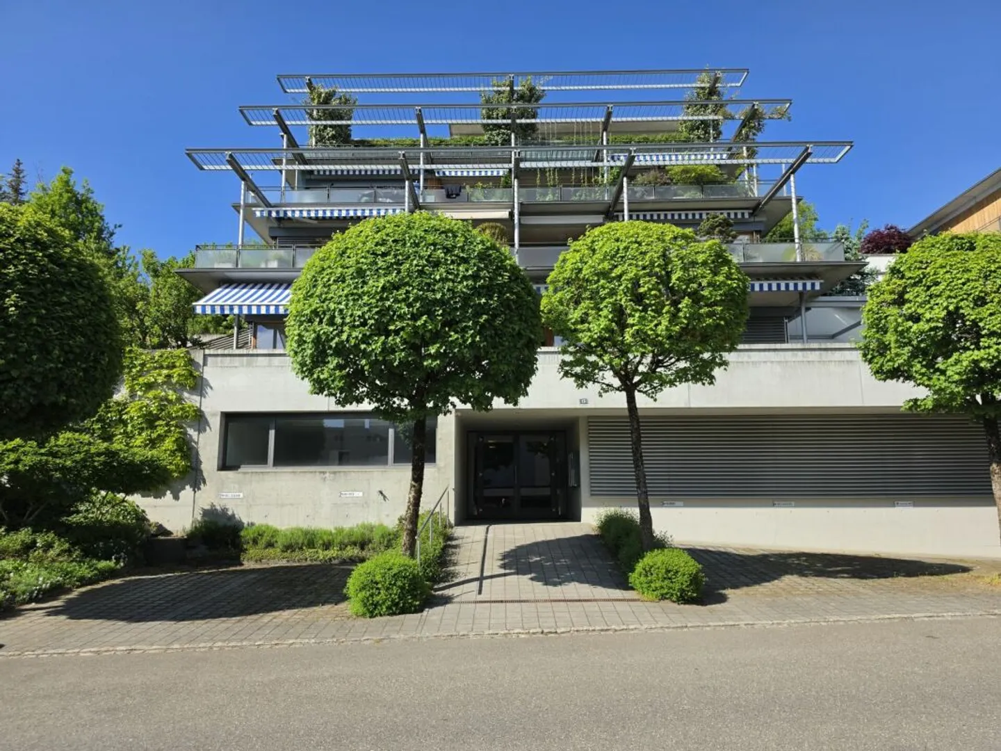 Appartamento giardino in una posizione tranquilla e ben curata - Foto 2 di 13