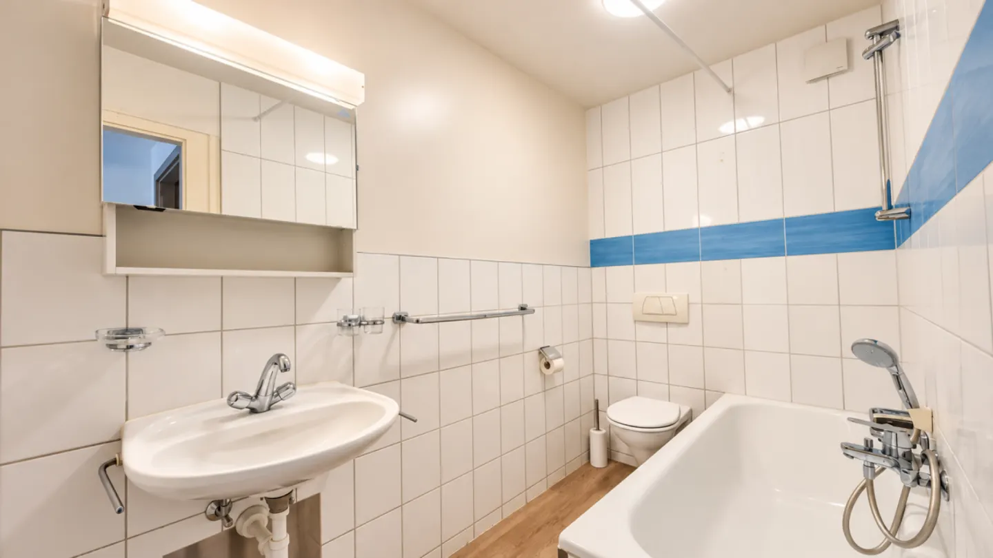 Schöne 2,5-Zimmer-Wohnung - Terrasse und Garten - Foto 6 von 8