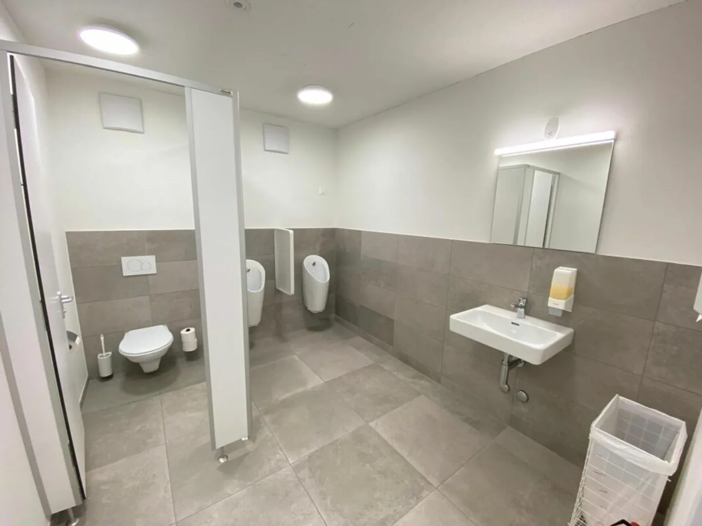 Attractive office space with archive - modern and flooded with light - Photo 6 of 9