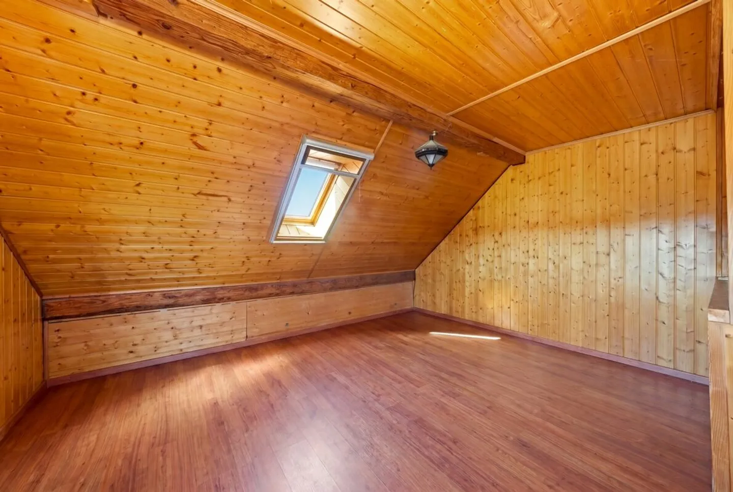 Maison mitoyenne d'angle de 5.5 pièces avec grand jardin - Foto 10 di 13