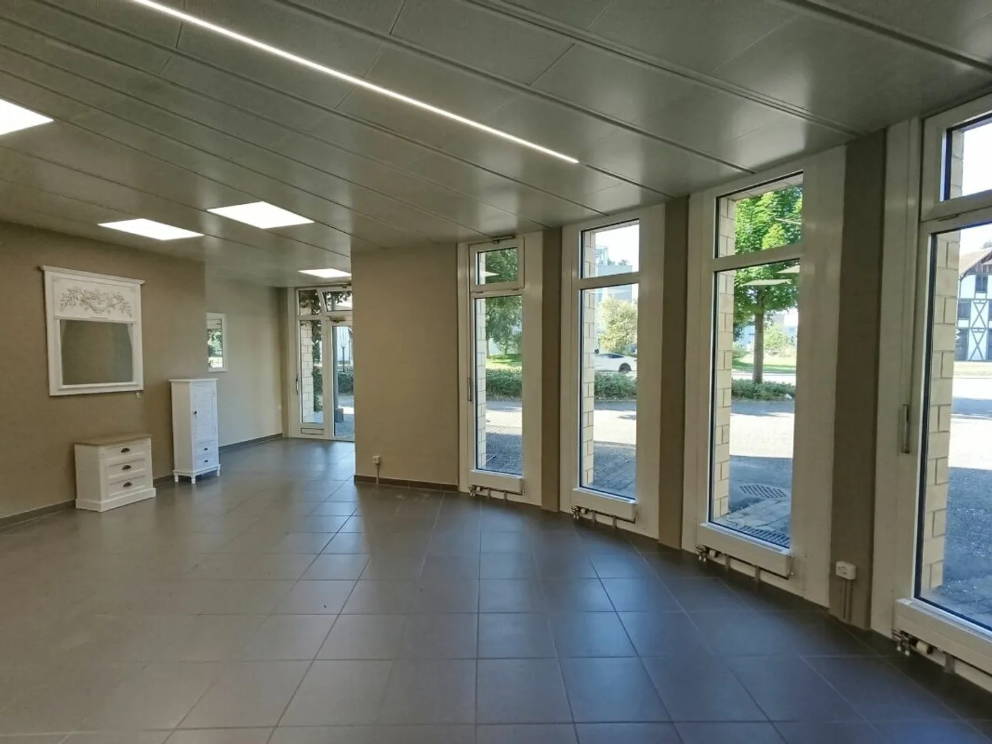 Premium Standort in Rothrist! Ihre neue Verkaufsfläche im Herzen der Gemeinde - Foto 8 von 10