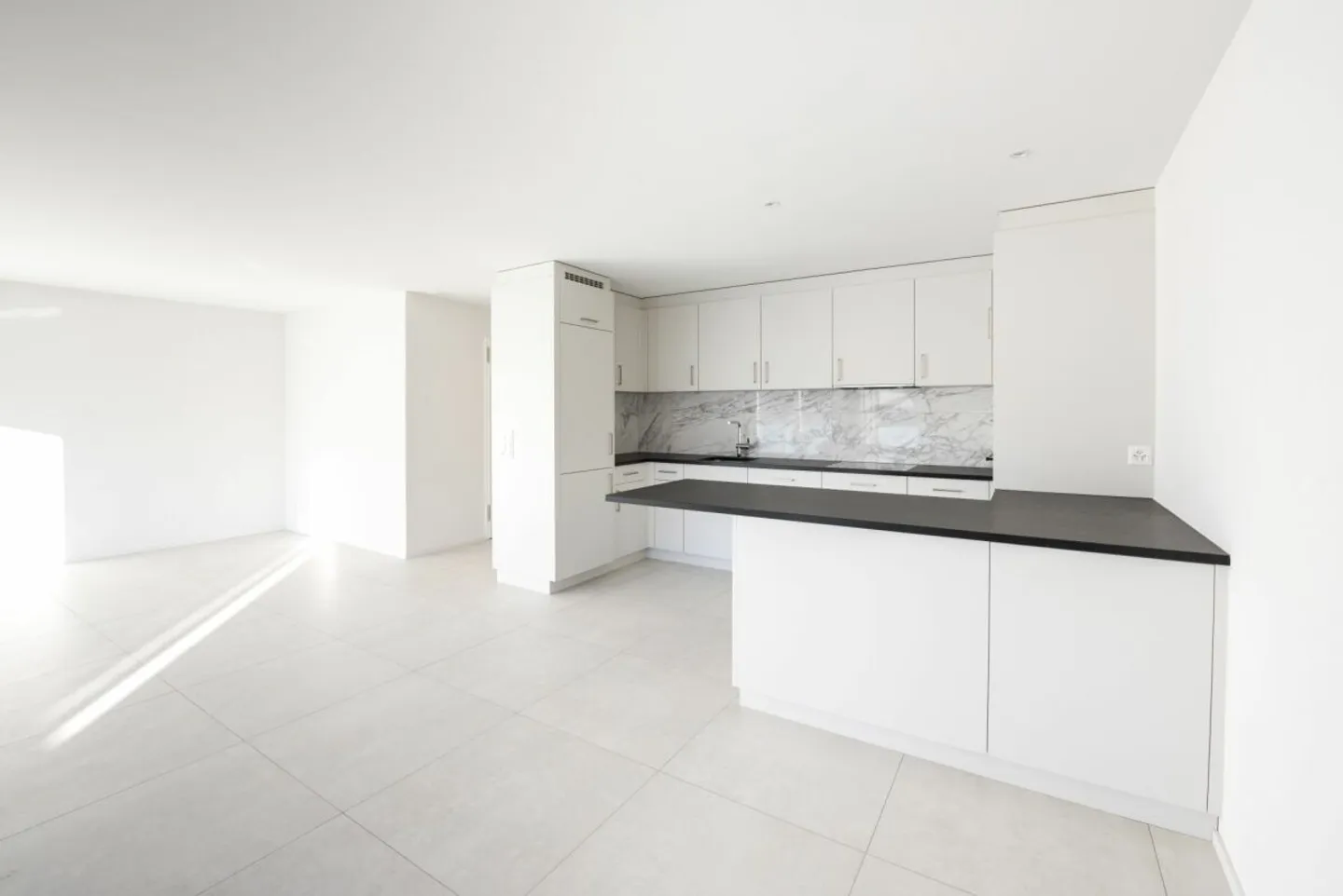 IN THE HEART OF THE CITY - Photo 5 of 12