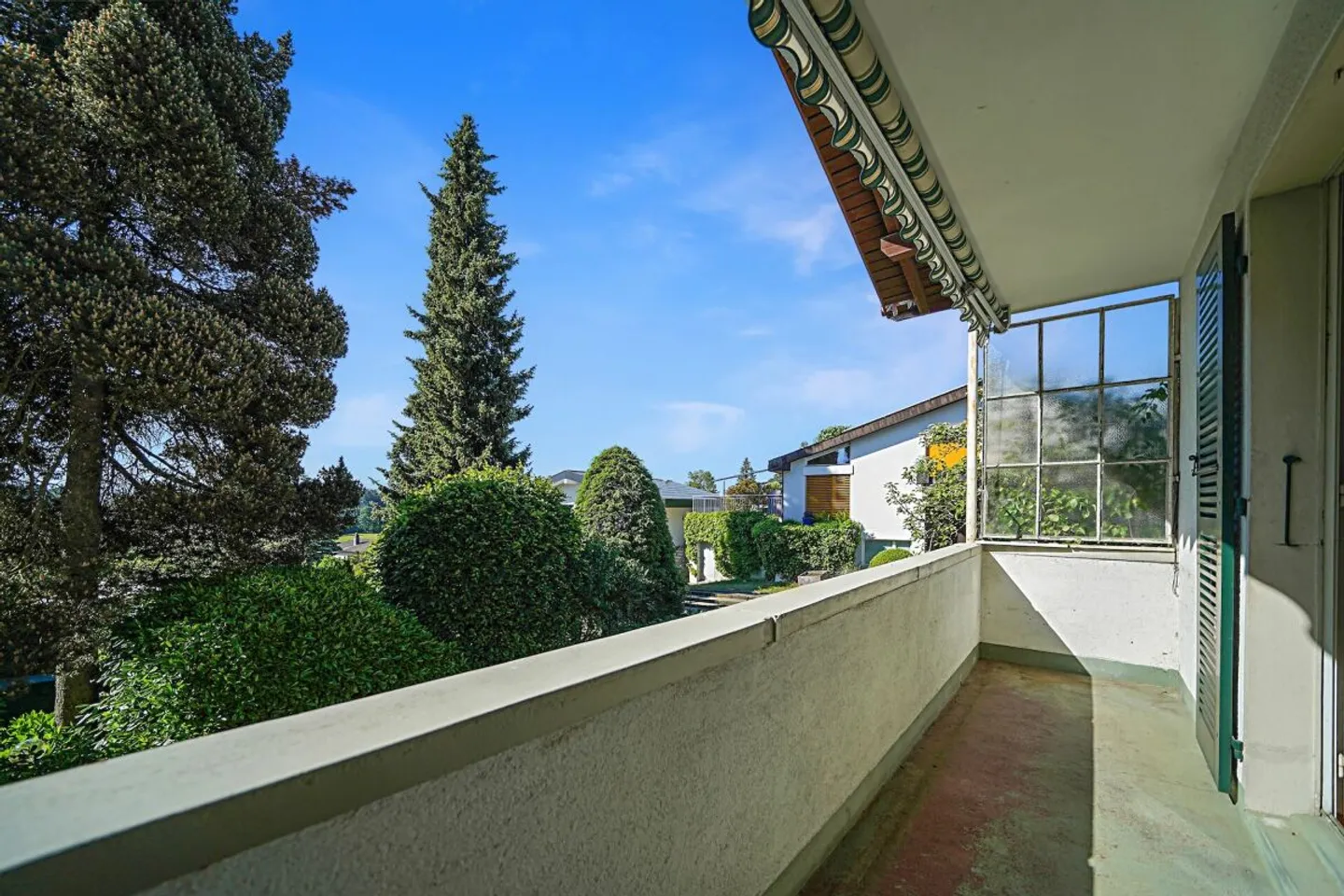 Freistehendes 5-Zimmer Einfamilienhaus an toller Lage in Meikirch - Foto 5 von 13