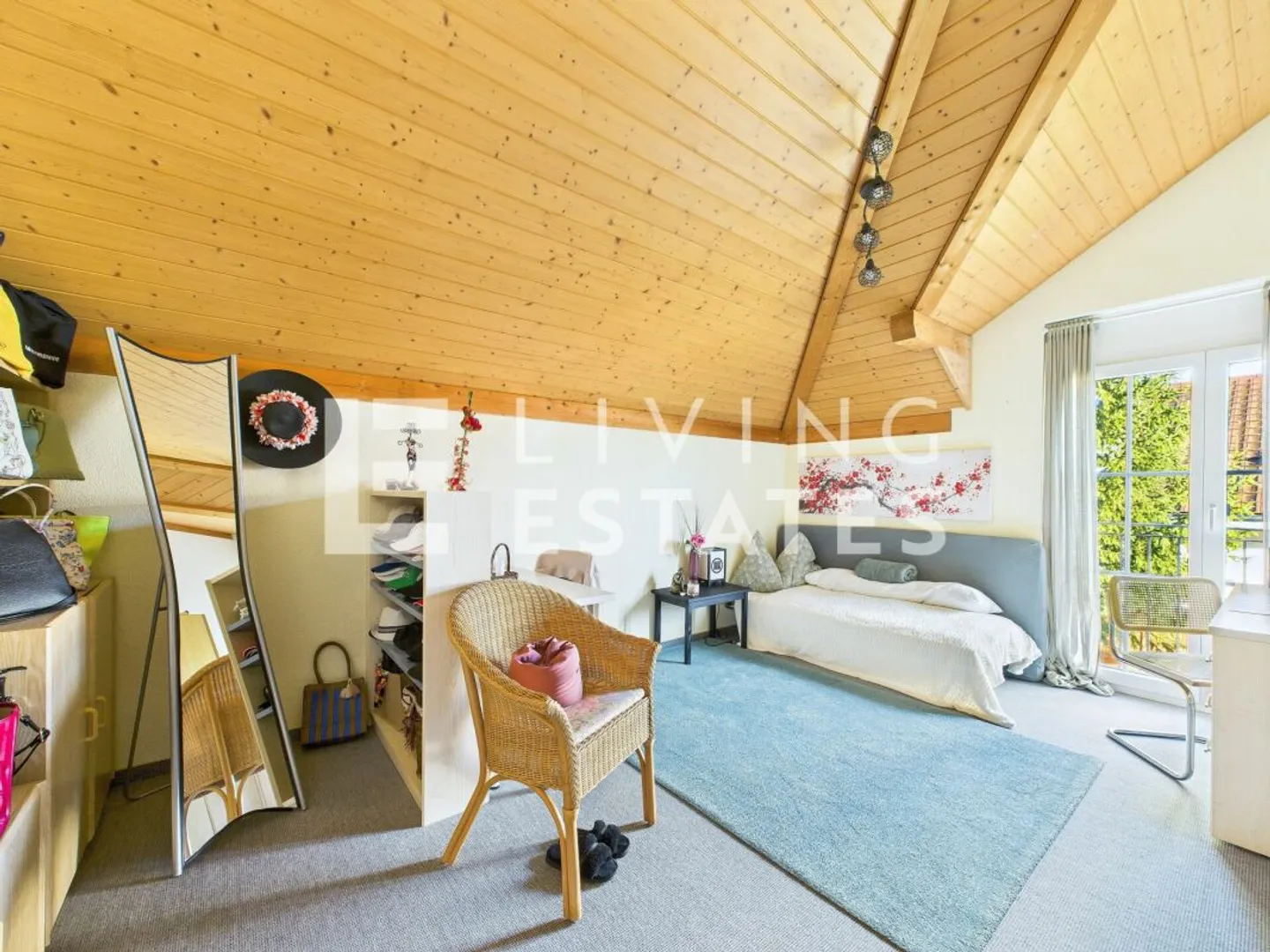 A PROPERTY OF LASTING VALUE - ELEGANT. HIGH QUALITY. VERY WELL MAINTAINED. - Photo 12 of 13