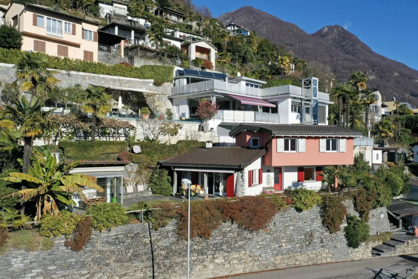 Charmantes Einfamilienhaus mit Seesicht - Foto 1 von 13