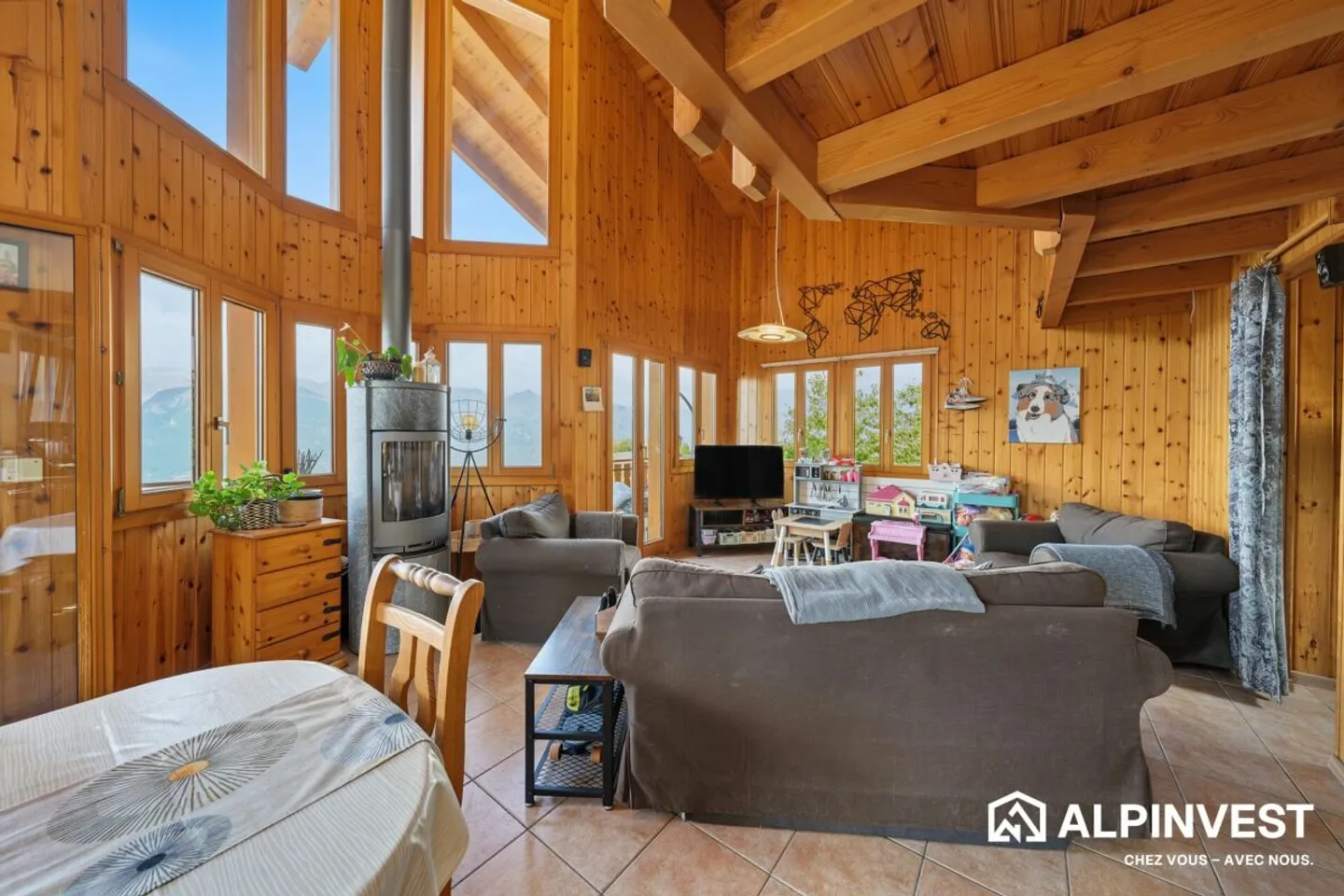 Chalet La Cîme à louer à l'année! - Photo 2 of 13
