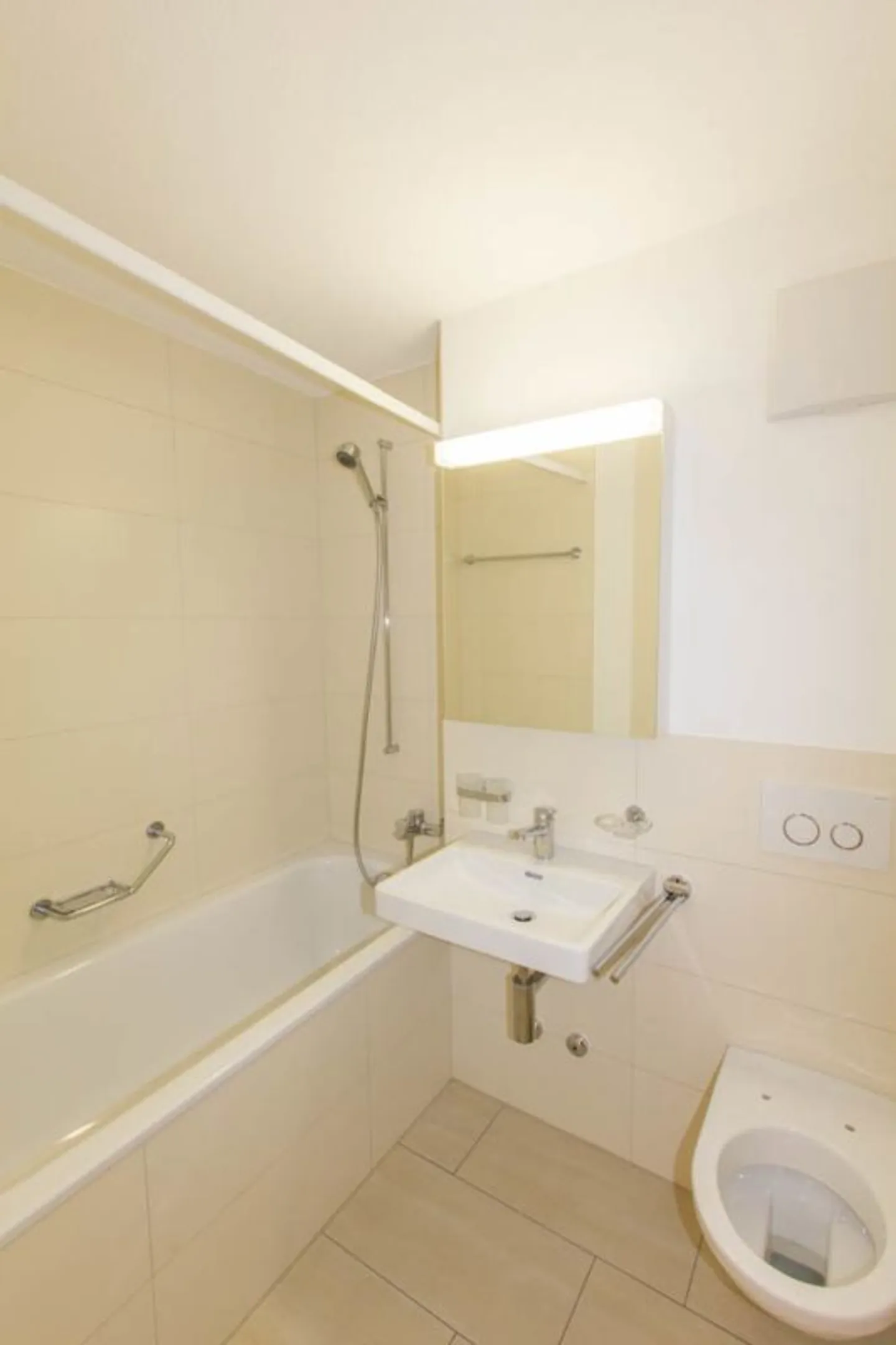 Appartement spacieux de 2 ½ pièces près du centre - Photo 7 sur 8