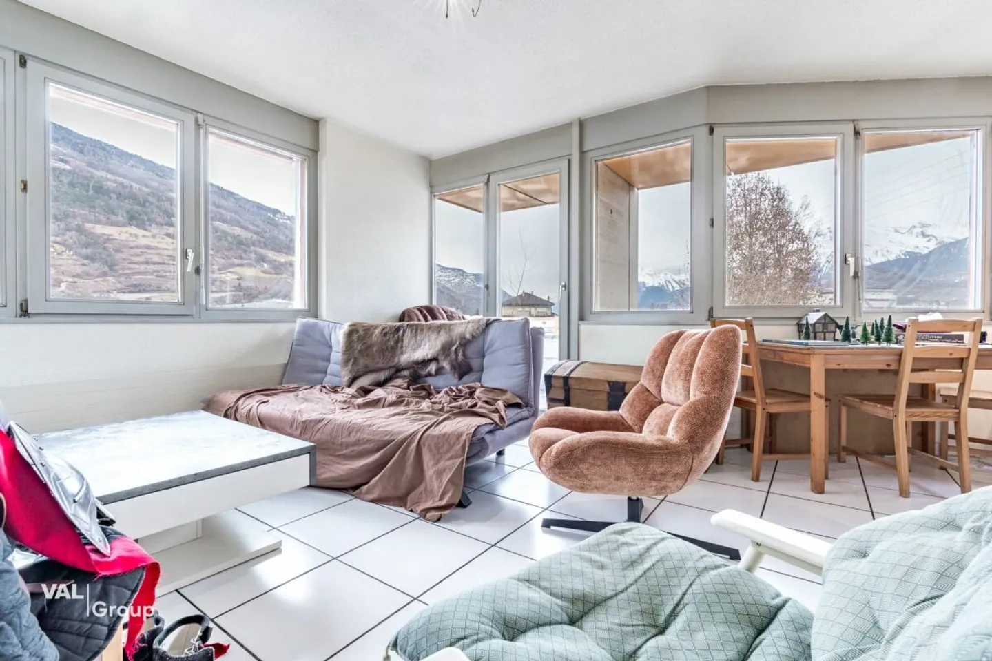 Appartamento soleggiato vicino al centro - Foto 2 di 7