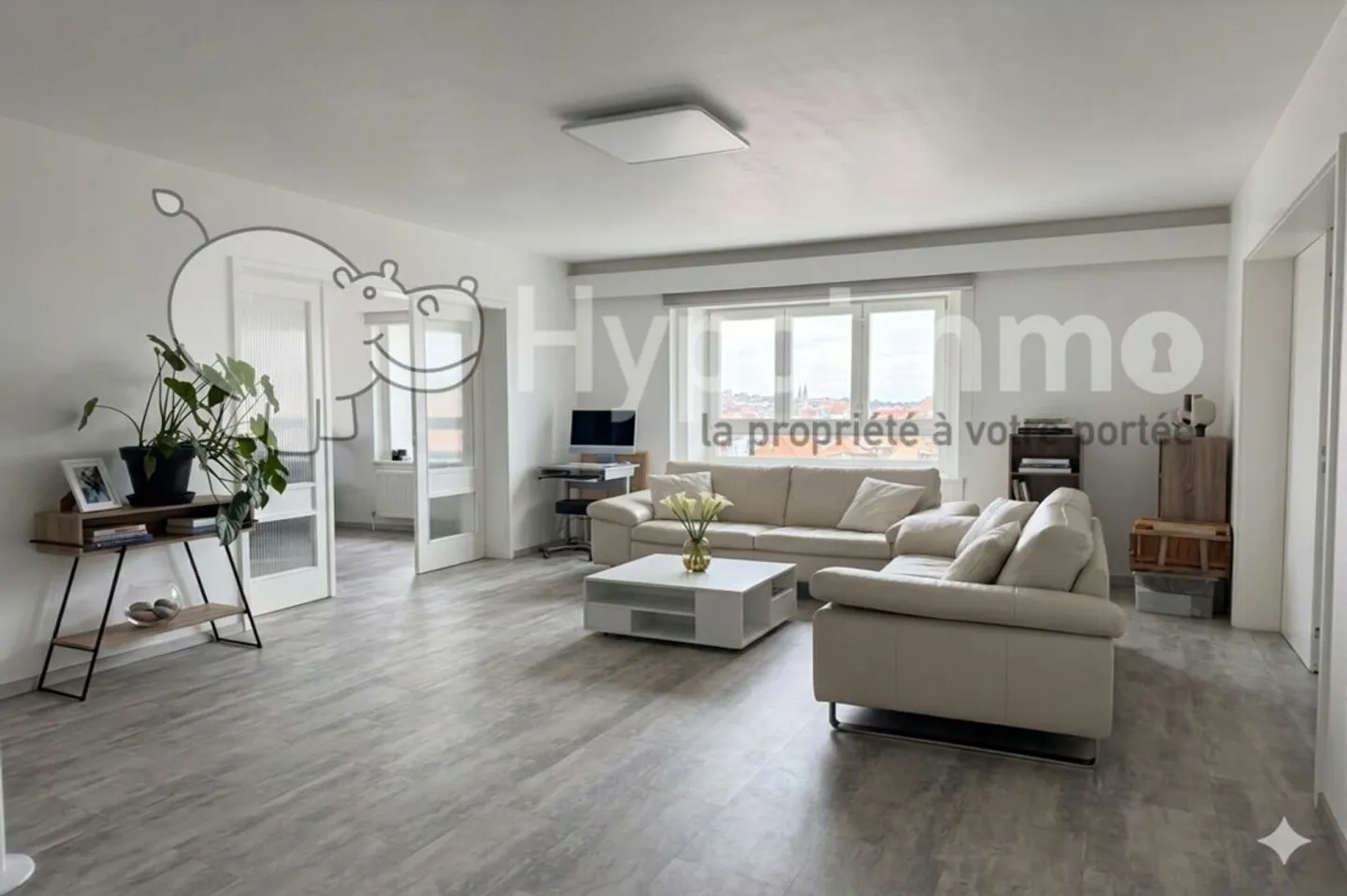 Appartamento luminoso e spazioso di 8 stanze - Foto 1 di 13