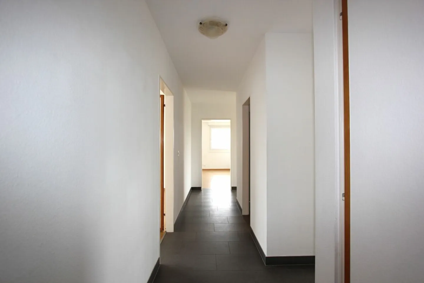 Living at the Best Address - Bahnhofstrasse - Photo 9 of 11