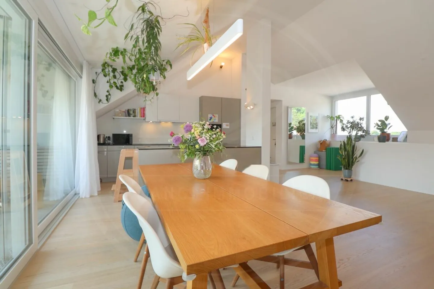 Vicino a Niederrohrdorf - Moderno e luminoso appartamento mansardato di 4.5 locali - Foto 1 di 12
