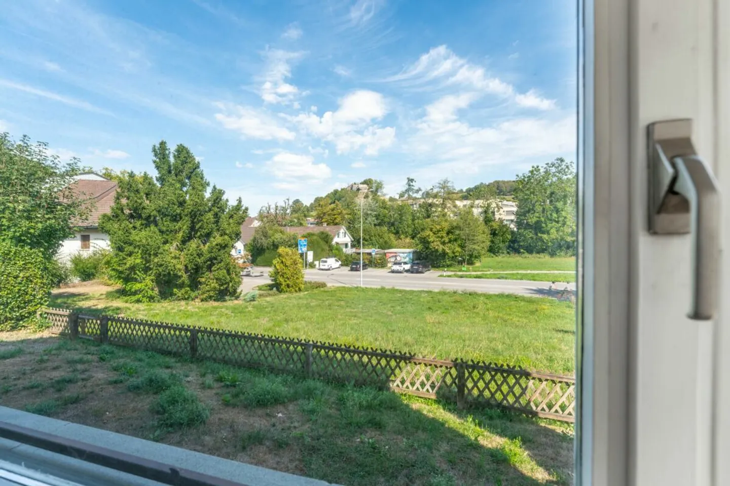 Petit mais bien avec vue sur le château et besoins de rénovation - Photo 13 sur 13