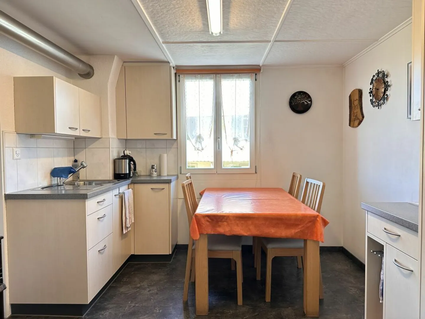 Casa unifamiliare di 5 stanze, da ristrutturare, con potenziale e riserva di terreno - Foto 4 di 13