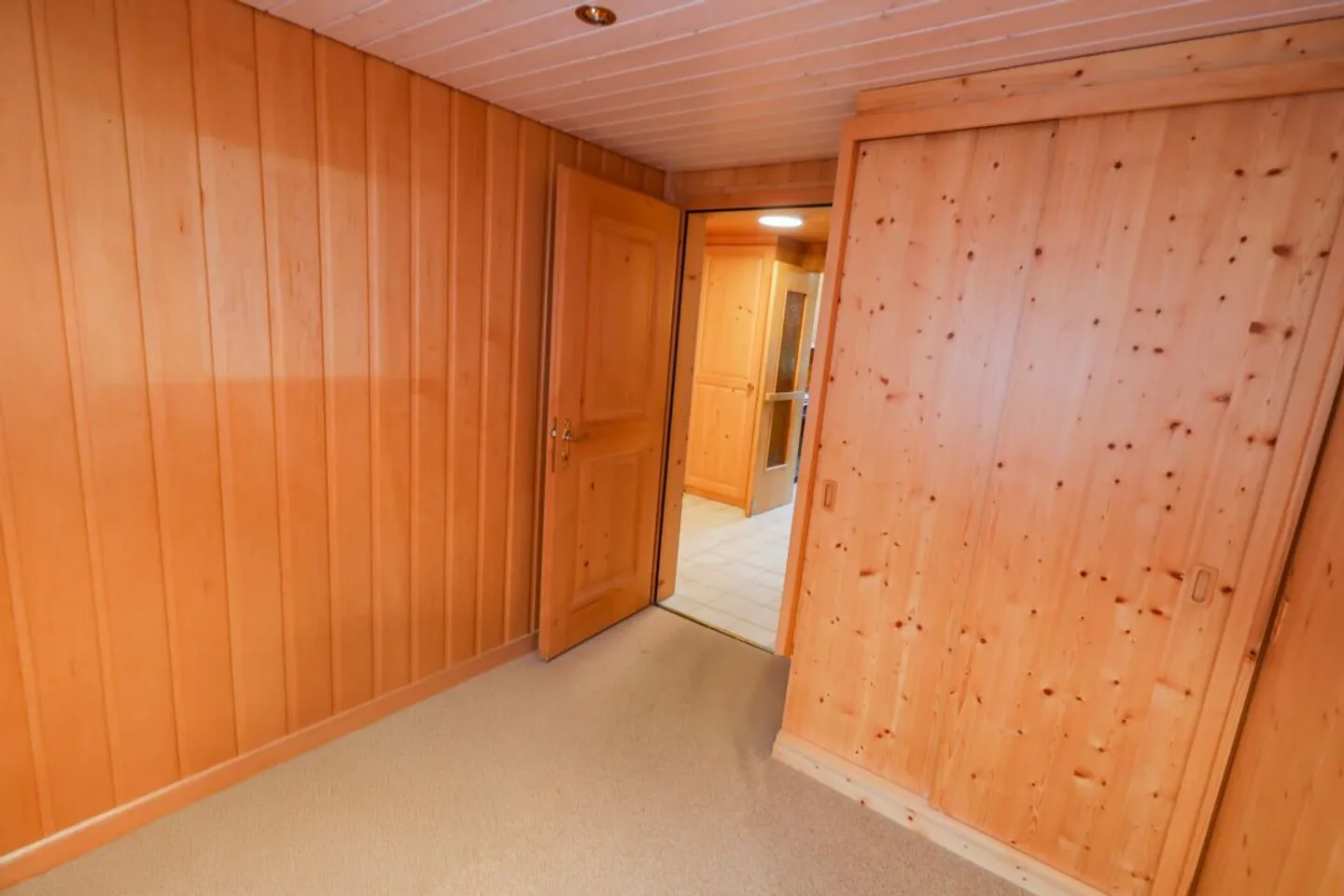 Ampia casa bifamiliare con garage - Foto 4 di 9