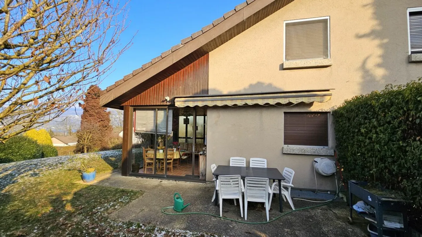 Magnifica casa indipendente a Cheseaux-Noréaz - Foto 3 di 10