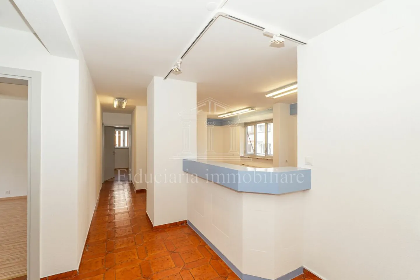 Spazio commerciale versatile a Losone - Foto 3 di 8