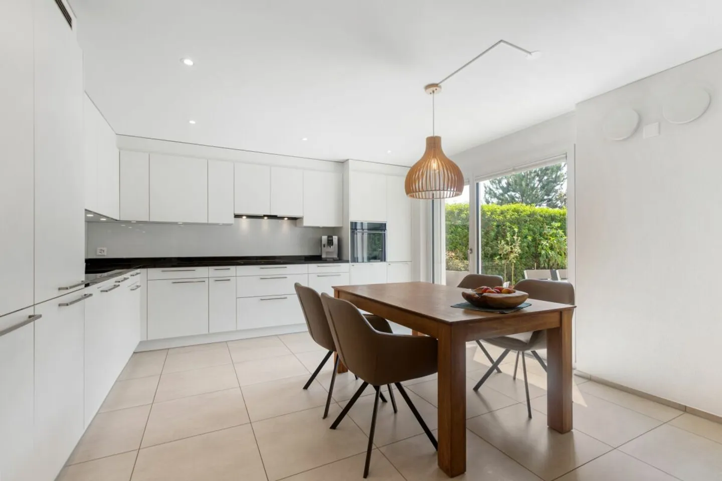 Modern 4.5-room garden apartment with high-quality finish - Photo 7 of 13
