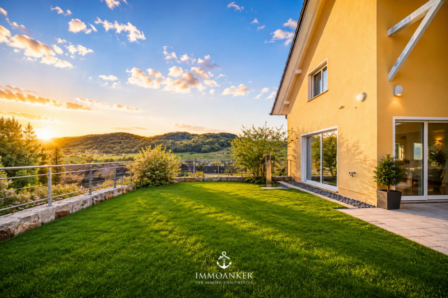 Modern 10.5-Room Single-Family House with Far-Reaching Views, Minergie Standard, and Versatile Usage Potential in Pfungen - Photo 3 of 13